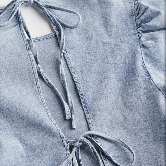 H&M PUFF-SLEEVED DENIM TOP - Picture 2 of 7
